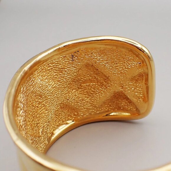 CHANEL CC Logo Matelasse Bangle Bracelet Gold GHW France Vintage 87RL336 - Picture 5 of 11